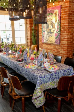Daisies Table Cloth