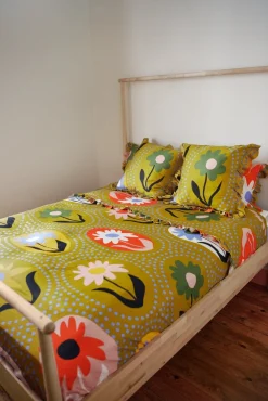 Green Iris Bedding Set